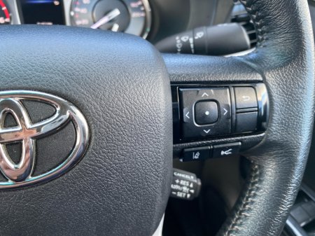 2025 Toyota Hilux 2.8 SR5 MANUAL..Roller shutter..No VAT €54,950 thumbnail