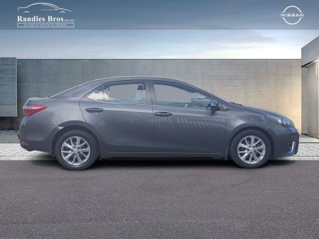 2016 Toyota Corolla - thumbnail 5
