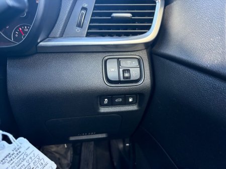 2019 Kia Optima - thumbnail 13