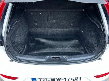 2013 Volvo V40 40 SERIES 2.0 D3 R-DESIGN NAV 150BHP 5DR thumbnail