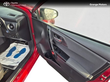 2018 Toyota Auris - thumbnail 11