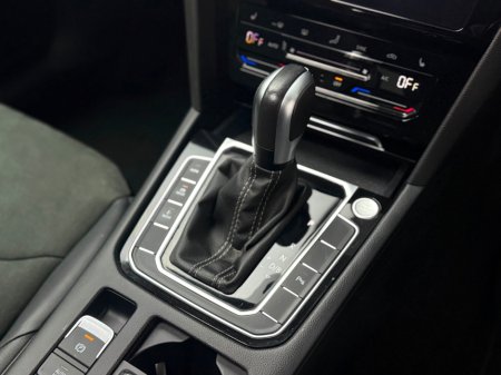 2024 Volkswagen Arteon R-LINE 1.4 TSI PHEV DSG *PAN ROOF* €45,990 thumbnail