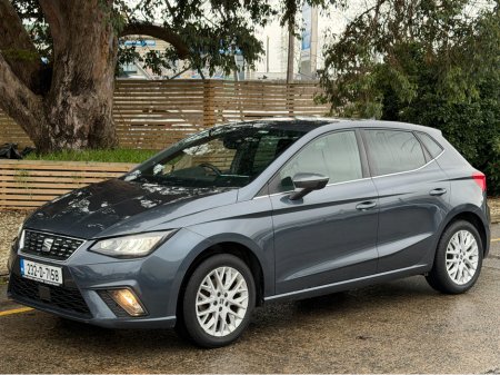 2023 SEAT Ibiza Folding Mirrors...Background Lighting €17,400 thumbnail