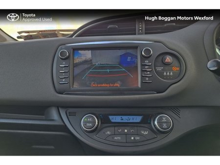 2018 Toyota Yaris - thumbnail 12