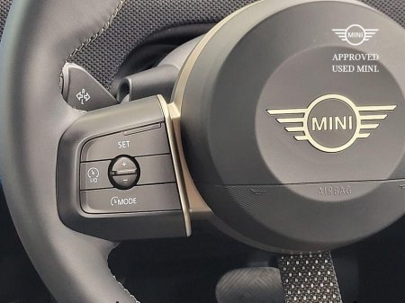 2024 MINI Hatch Cooper E €23,975 thumbnail