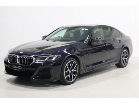 2021 BMW 5 Series - view 3