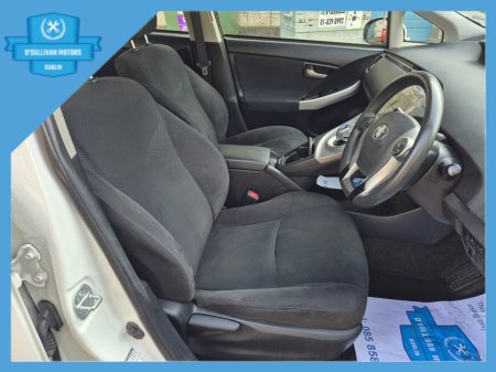 2015 Toyota Prius - thumbnail 12