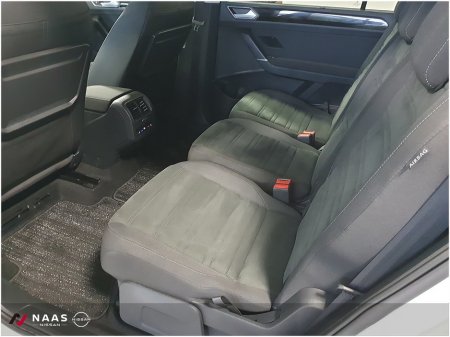 2021 Volkswagen Touran HIGHLINE 1.4 TSI (212) €30,945 thumbnail