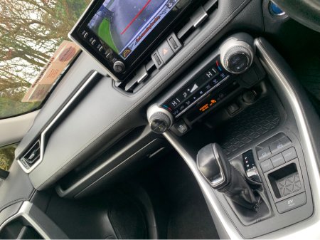 2020 Toyota Rav4 - thumbnail 17