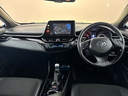 2023 Toyota C-HR Sport Hybrid €29,950 thumbnail