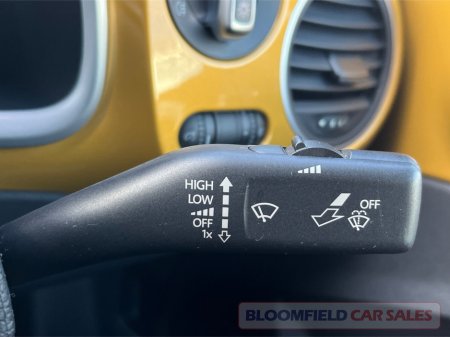 2016 Volkswagen Beetle DUNE EDITION , AUTO // PRISTINE €15,950 thumbnail