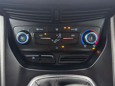 2016 Ford Grand C-Max 1.5 TDCI ZETEC 120 120PS 5DR €8,999 thumbnail