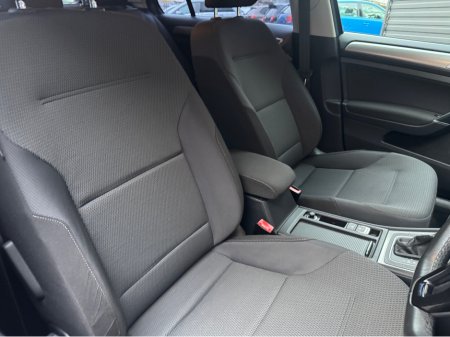 2016 Volkswagen Golf 1.2 TSI AUTO 5DR €13,995 thumbnail