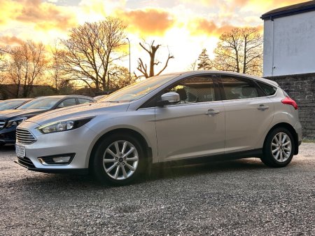 2018 Ford Focus - thumbnail 7