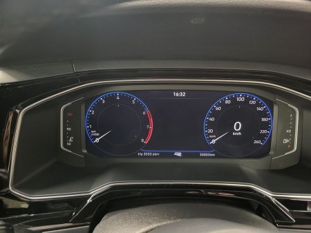 2023 Volkswagen Polo 1.0 TSI 95HP R-Line €21,975 thumbnail