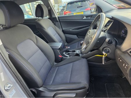 2017 Hyundai Tucson 1.7 SE NAV Bluedrive 116PS 5DR €13,750 thumbnail