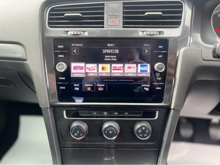 2017 Volkswagen Golf - thumbnail 12