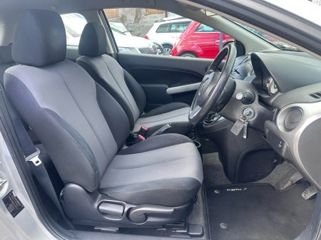 2010 Mazda Mazda2 - thumbnail 11