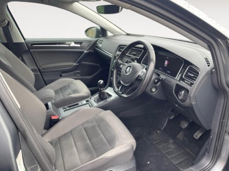 2019 Volkswagen Golf 1.6 TDI 115HP R-Line €13,950 thumbnail