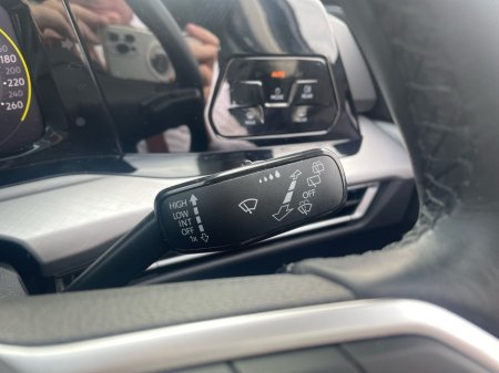 2024 Volkswagen Golf 2.0 TDI 115HP Life €27,475 thumbnail