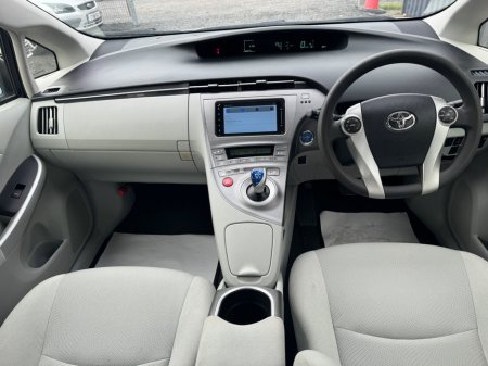 2013 Toyota Prius - thumbnail 13