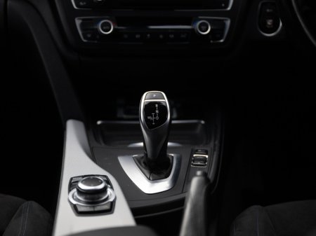 2013 BMW 3 Series - thumbnail 27