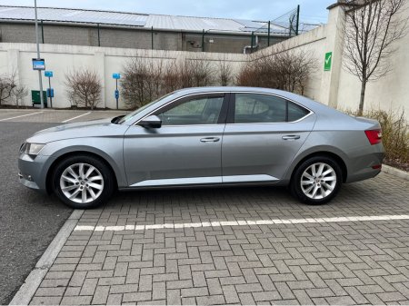 2016 Skoda Superb - thumbnail 4