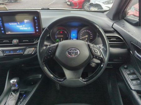 2018 Toyota C-HR C-HR HYBRID LUNA €21,000 thumbnail