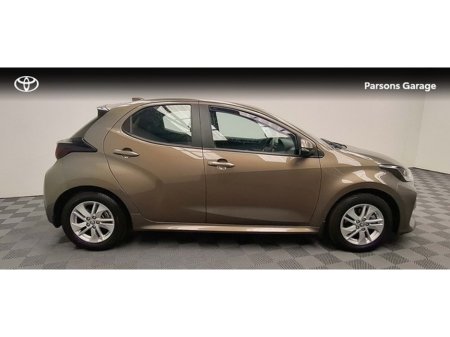 2023 Toyota Yaris - view 3