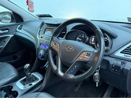 2017 Hyundai Santa Fe 2.2D EXECUTIVE 4WD 5DR €14,950 thumbnail