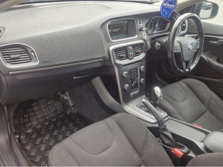 2013 Volvo V40 40 SERIES 1.6 D2 ES NAV 115HP 5DR €5,990