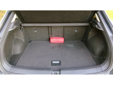 2024 Volkswagen T-Roc STYLE 2.0 TDI MANUAL 6SPEED FWD 116HP €29,500 thumbnail