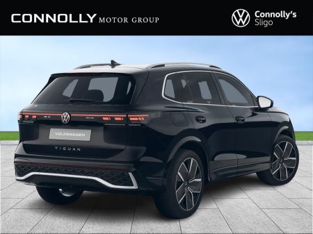 2026 Volkswagen Tiguan - thumbnail 2