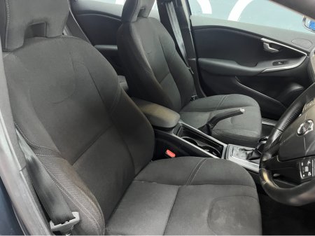 2017 Volvo V40 €14950! 2017 VOLVO V40 AUTOMATIC  T3 KINETIC 1.5 AUTOMATIC / REVERSE CAMERA €14,950 thumbnail