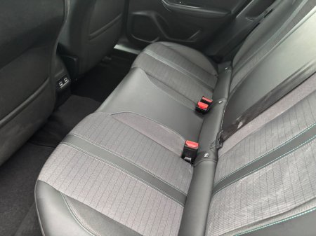 2023 Peugeot 2008 Electric 136bhp (50 kWh) Allure €20,950 thumbnail