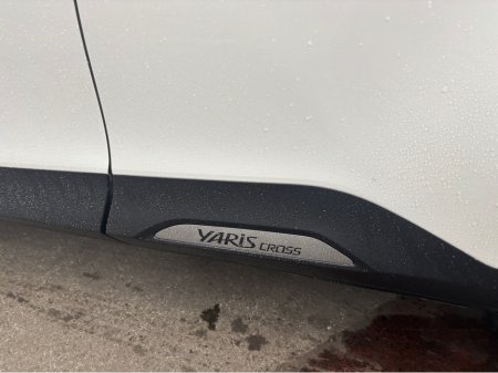 2023 Toyota Yaris Cross xLUNA 4DR AUTO €114,279 thumbnail