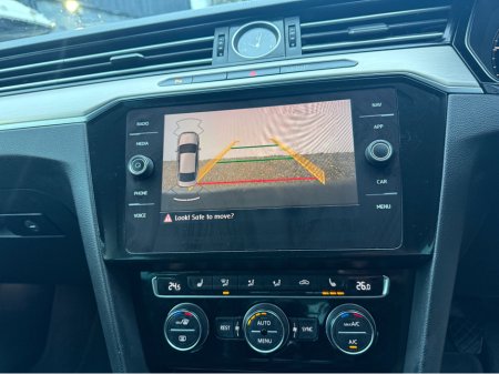 2018 Volkswagen Passat HIGHLINE 1.6 TDI MANUAL 6SPEED FWD 120HP 4DR €14,950 thumbnail