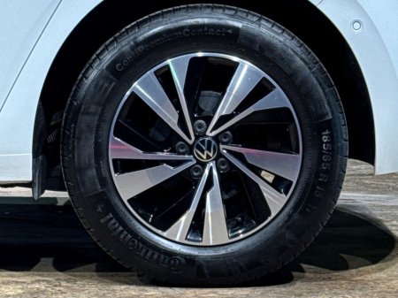 2022 Volkswagen Polo 1.0L TSI AUTOMATIC COMFORT LINE - UPGRADED ALLOYS - DIGITAL DASH - REVERSE CAMERA/PARKING RADAR €21,450 thumbnail