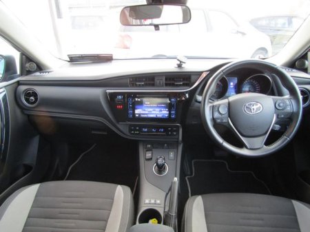 2018 Toyota Auris Hybrid Luna 4DR Auto €16,950 thumbnail