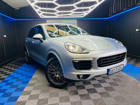 2018 Porsche Cayenne - thumbnail 3