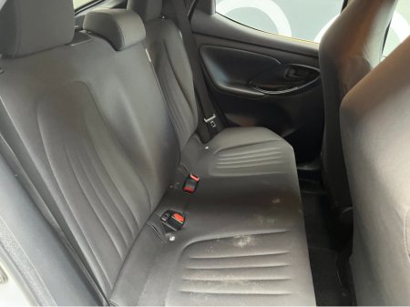 2021 Toyota Yaris - thumbnail 10
