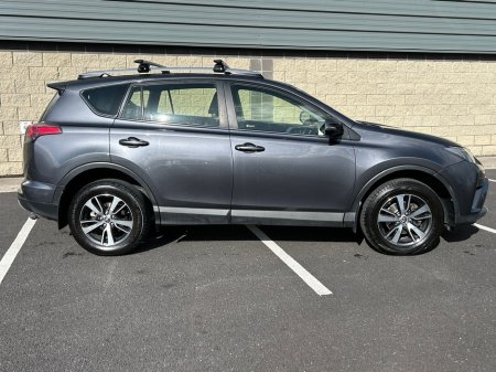 2016 Toyota Rav4 - thumbnail 4