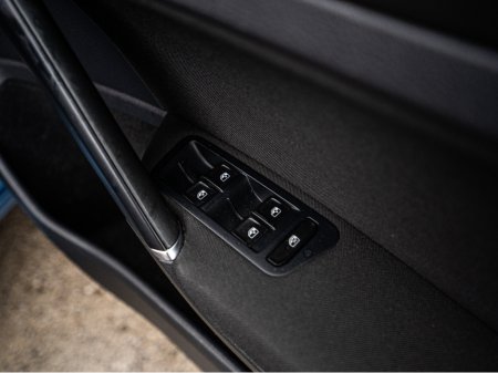 2016 Volkswagen Golf 2016 VW Golf 1.4tsi Auto/High spec/1yr warranty €12,888 thumbnail