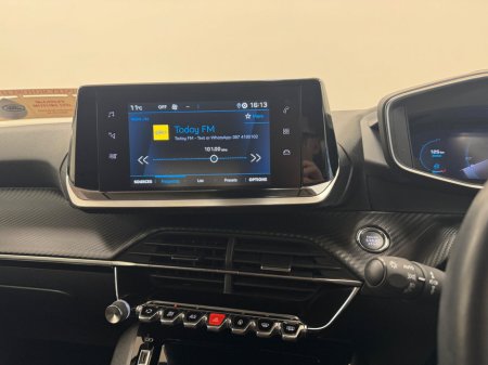 2022 Peugeot 2008 1.2 Puretech 100bhp Allure €21,950 thumbnail