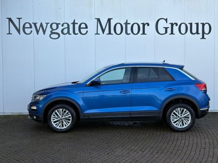 2022 Volkswagen T-Roc Design 1.0 TSI M6F 110HP 5DR €25,950 thumbnail
