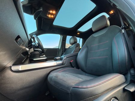 2023 Mercedes-Benz EQB AMG LINE PREMIUM 300 SUNROOF €38,995 thumbnail