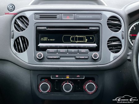 2014 Volkswagen Tiguan SPORT 2.0 TDI MANUAL 6SPEED FWD 110HP 5DR €9,950 thumbnail