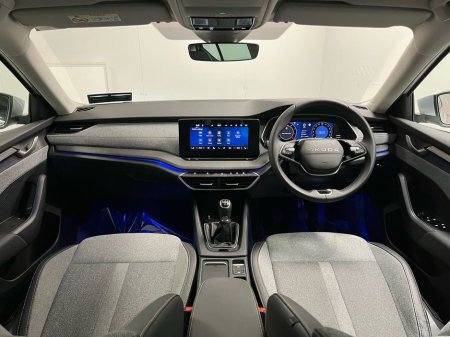 2025 Skoda Octavia Selection 2.0TDI 115BHP - Reversing Camera - Climate Control - Cruise Control - Apple CarPlay/Android Auto - Auto Lights/Wipers €35,950