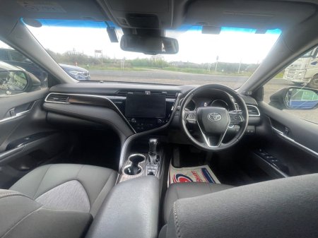 2017 Toyota Camry - thumbnail 10