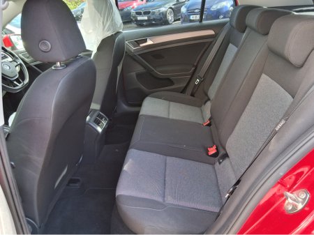 2016 Volkswagen Golf 1.2 TSI Comfort €13,995 thumbnail